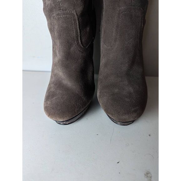 BAKERS Lila Brown Suede Over The Knee Boot Size 6B - Picture 6 of 12